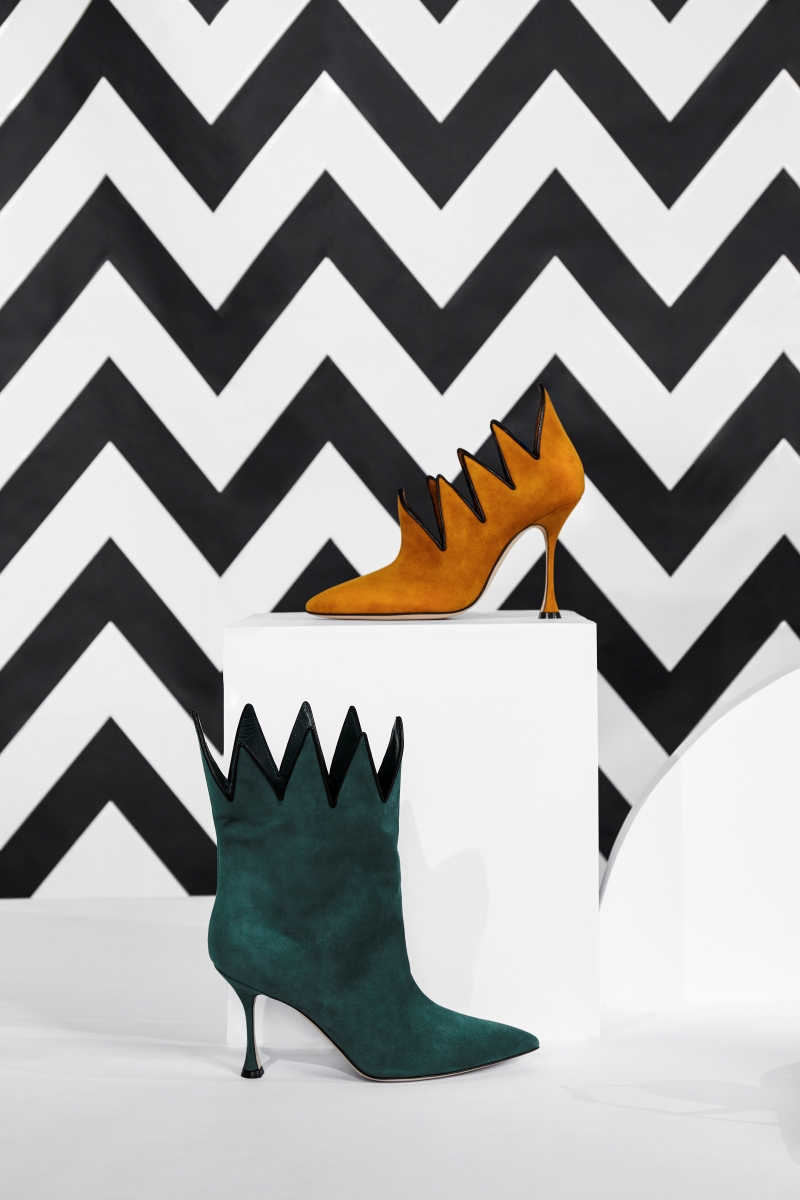 Editorial image of the Chicuelo boot against a monochromatic zig-zag background.