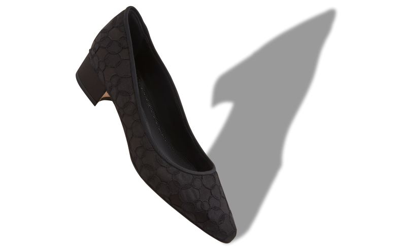 Listapi, Black Satin Lace Embroidered Pumps - €975.00 