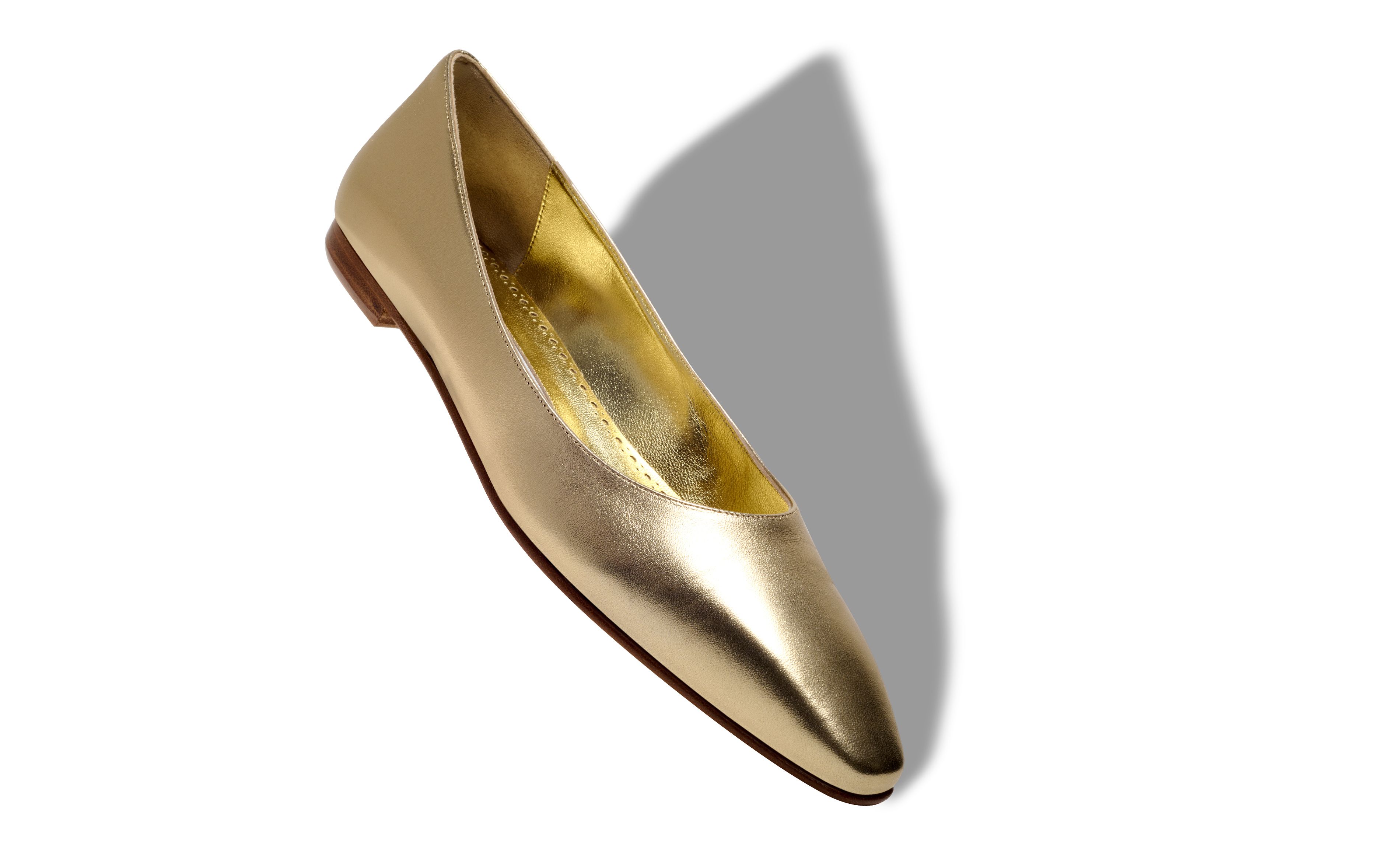 Gold manolo sale blahnik shoes