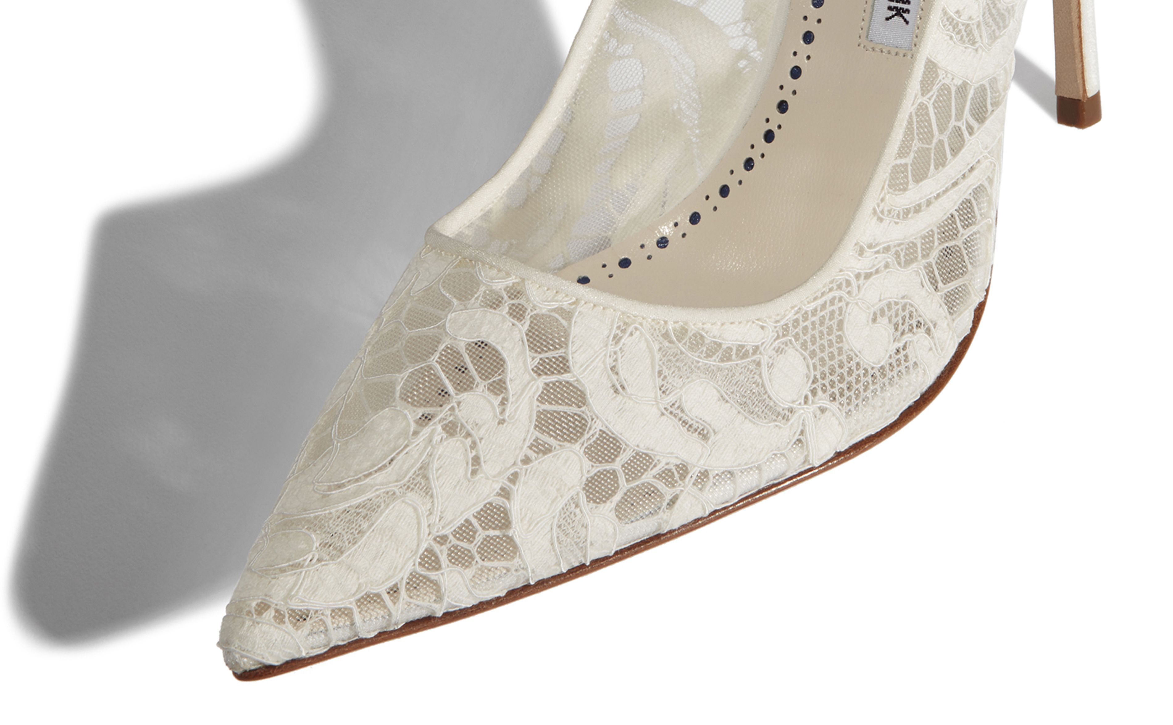 BBLA BRIDE | White Lace Pointed Toe Pumps | Manolo Blahnik