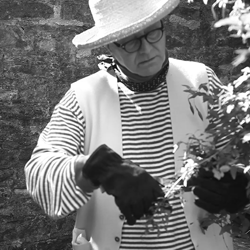Manolo gardening