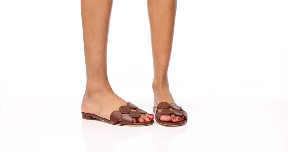 サンダル・ミュール Manolo Blahnik Houramu Flat Beige PIRUAFLAT | Black Suede Ruched Detail Flat Sandals | Manolo